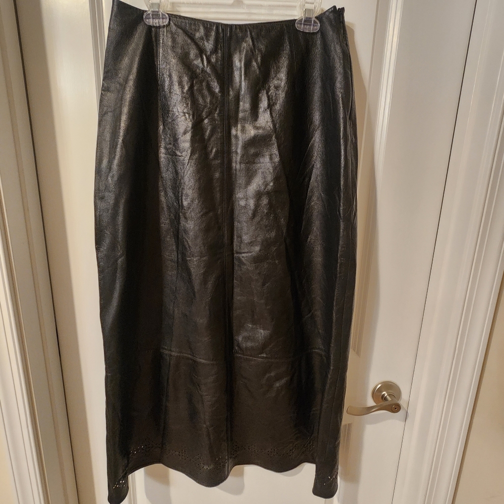 Liz Claiborne black leather skirt size 12 with unique detail on the bottom
